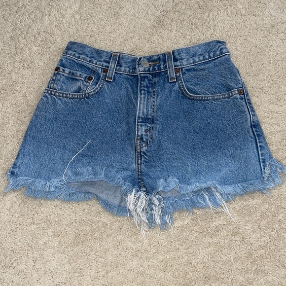 Levi 550 Jean Shorts - Picture 3 of 3
